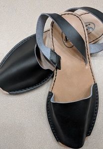 🖤Black Slingback Sandals🖤